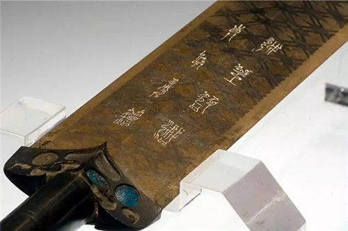 日日斗鸡都市里,赢得宝刀重刻字代表什么生肖，全面释义、前沿解答解释落实
